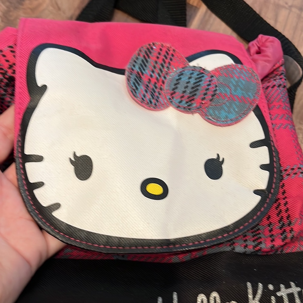 Small Hello Kitty Backpack - Picture 2 of 5
